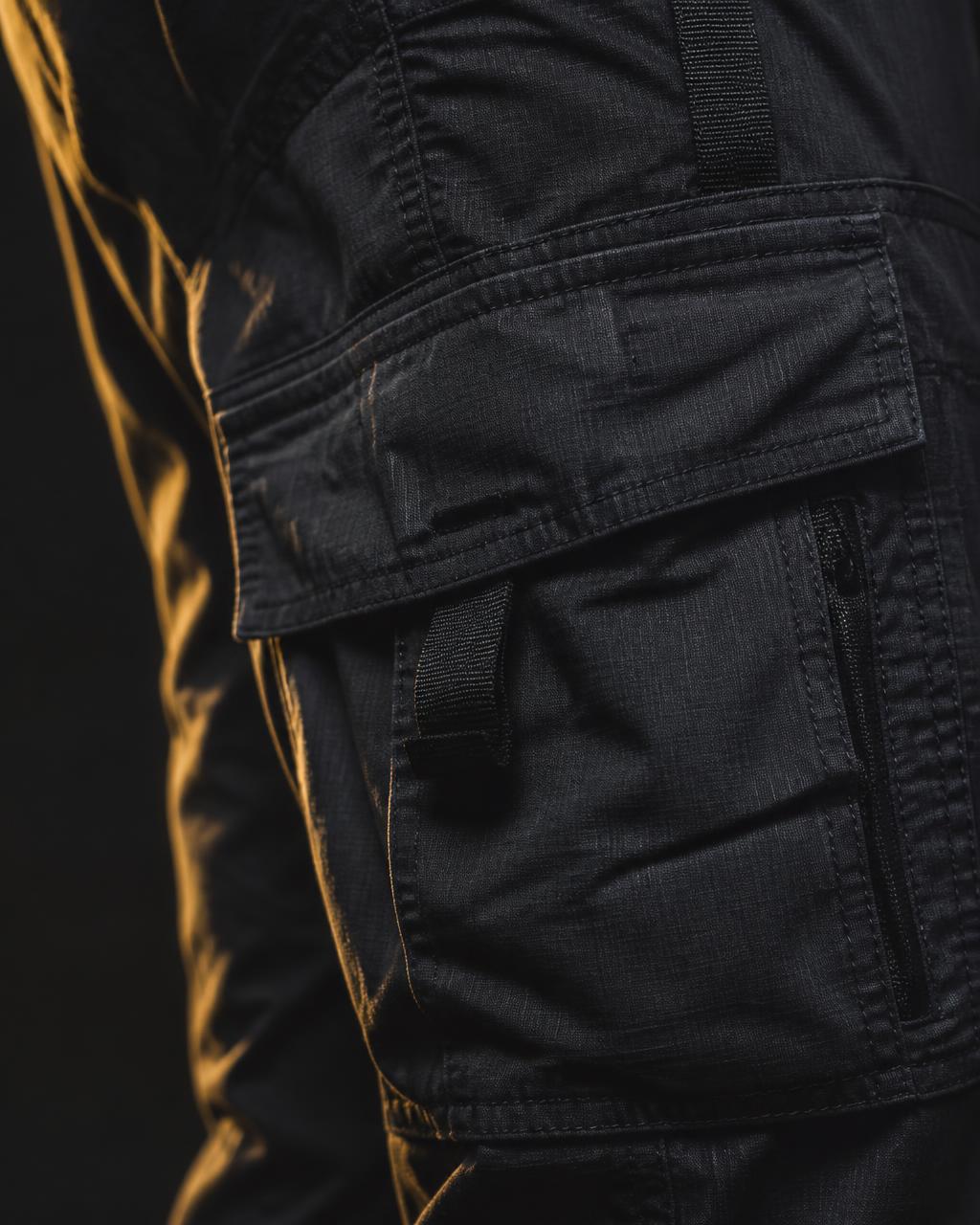 Detalle de la tela y corte de unos pantalones de estilo urbano.